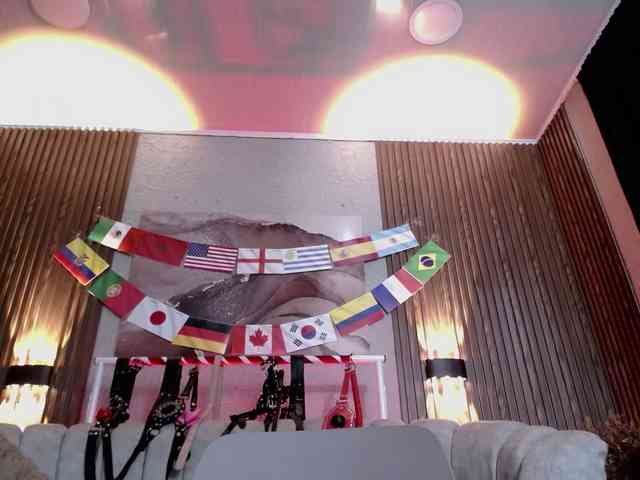 Naty-slavedoll webcam