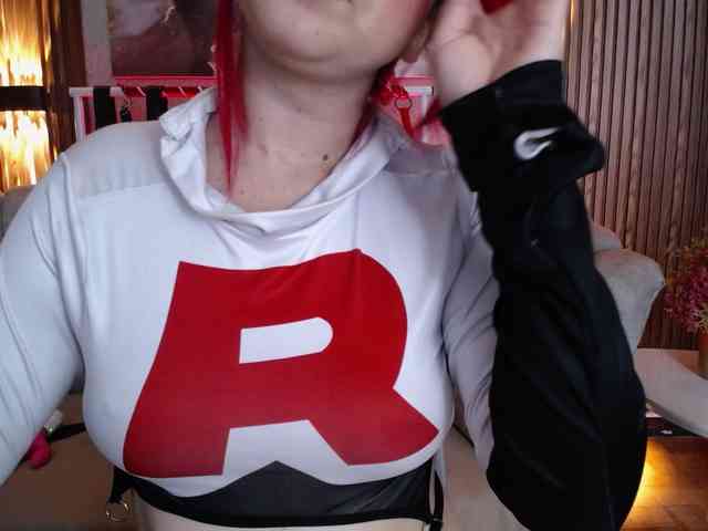 Naty-slavedoll webcam