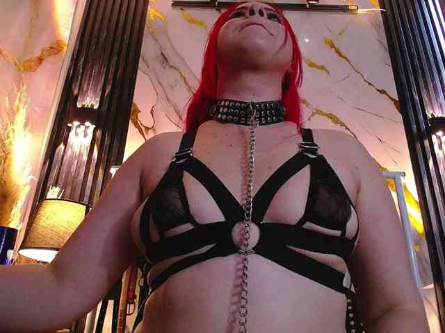 Naty-slavedoll webcam