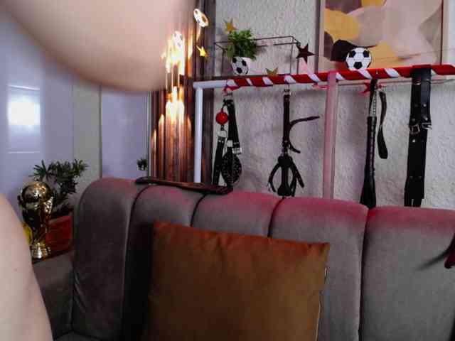Naty-slavedoll webcam