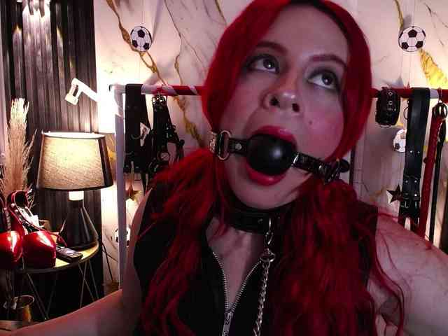 Naty-slavedoll webcam