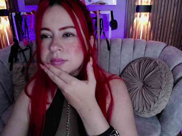 Naty-slavedoll webcam