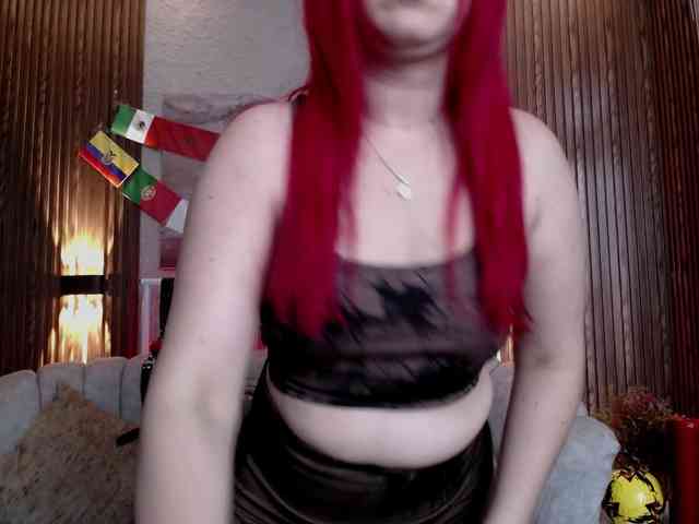 Naty-slavedoll webcam