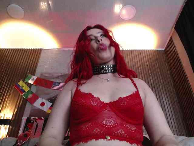 Naty-slavedoll webcam