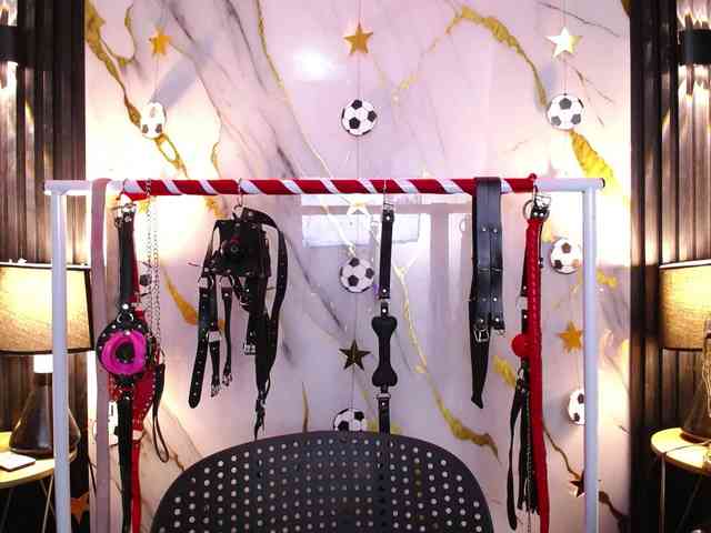 Naty-slavedoll webcam