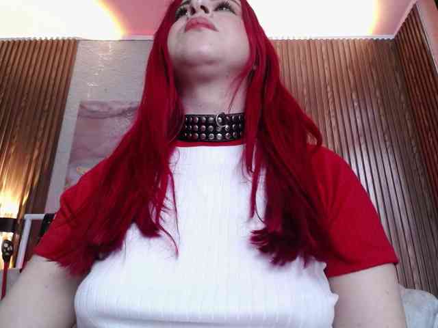 Naty-slavedoll webcam