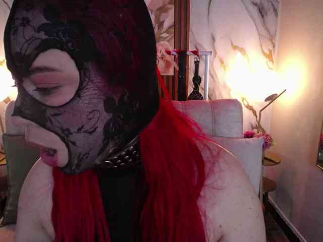 Naty-slavedoll webcam
