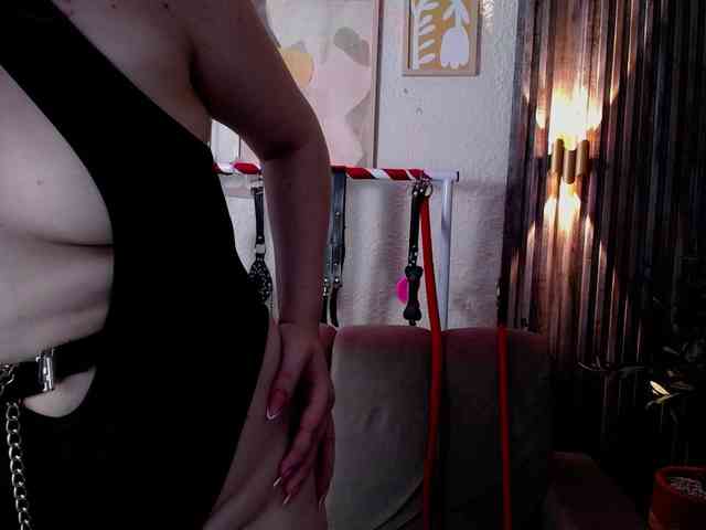 Naty-slavedoll webcam