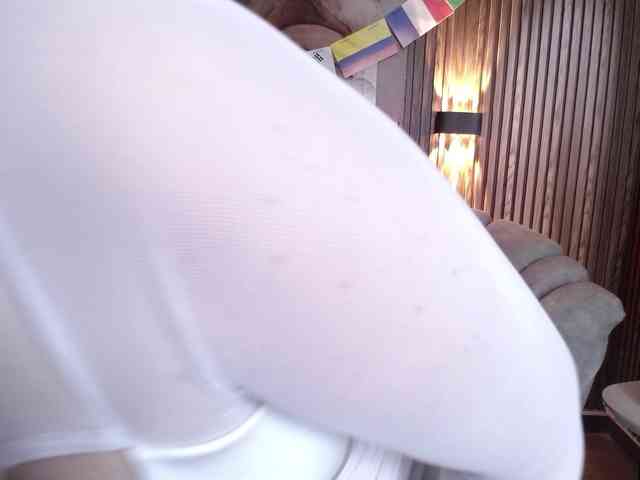 Naty-slavedoll webcam