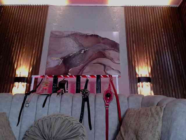 Naty-slavedoll webcam