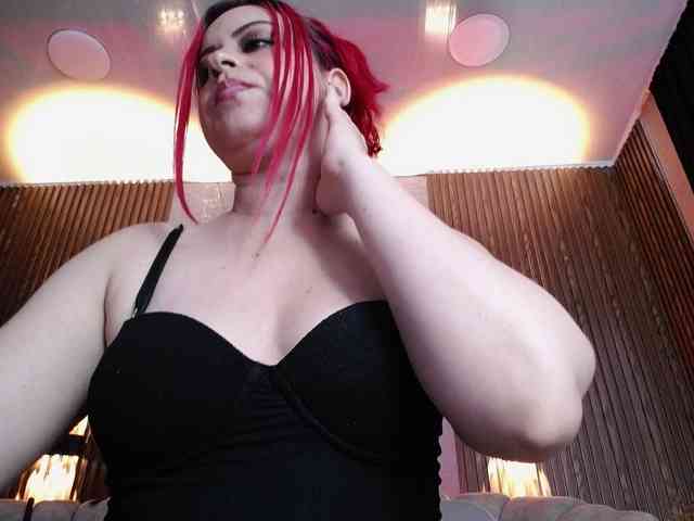 Naty-slavedoll webcam