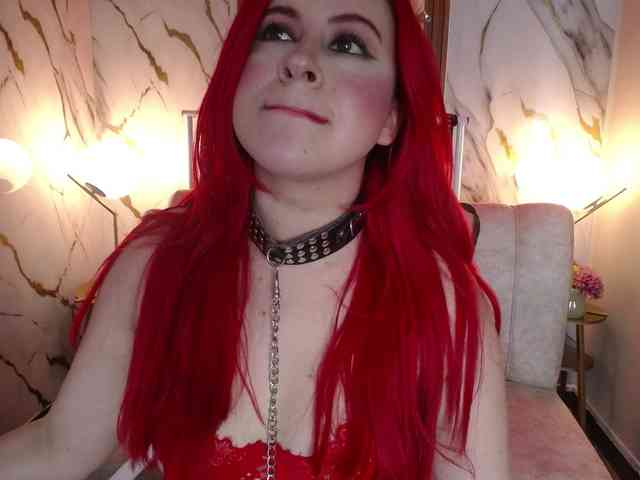 Naty-slavedoll webcam