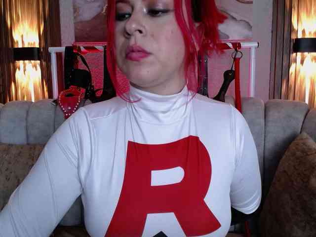 Naty-slavedoll webcam