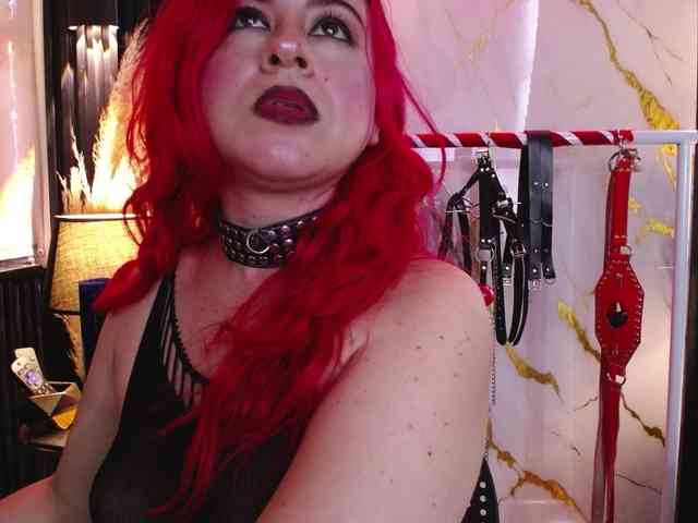 Naty-slavedoll webcam