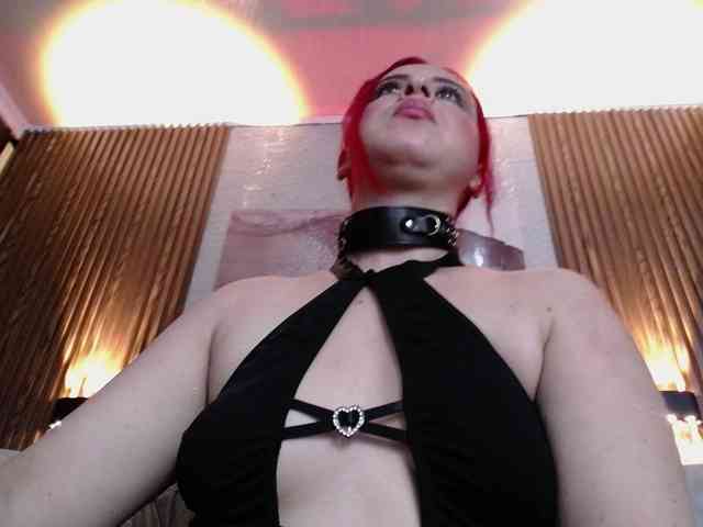 Naty-slavedoll webcam