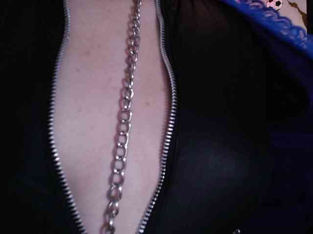 Naty-slavedoll webcam