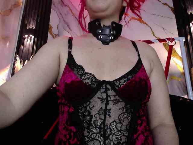 Naty-slavedoll webcam