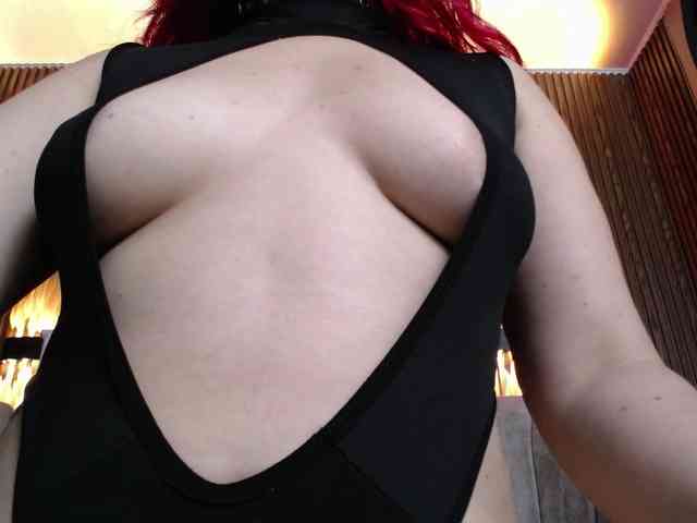Naty-slavedoll webcam