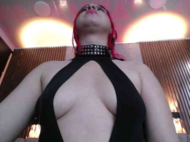 Dieses Model ist jetzt live. Naty-slavedoll