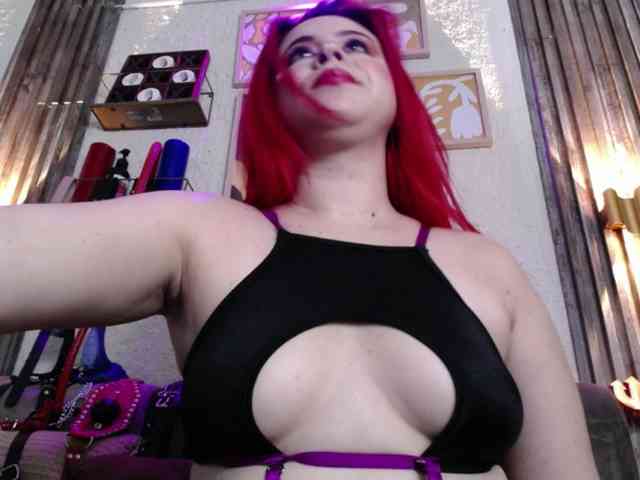 Naty-slavedoll webcam