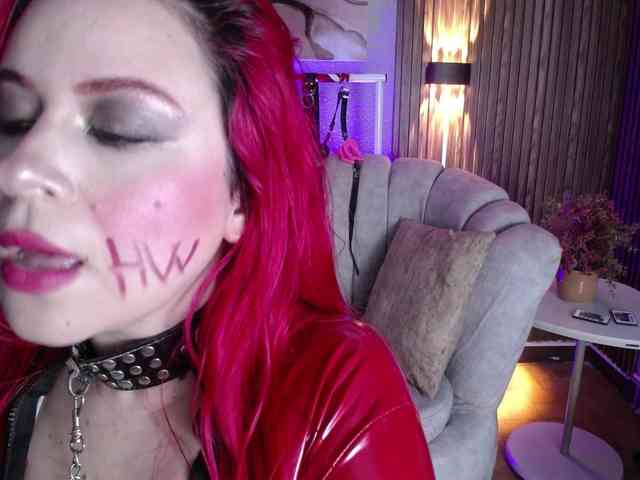 Naty-slavedoll webcam