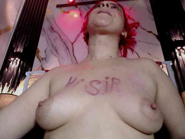 Naty-slavedoll webcam