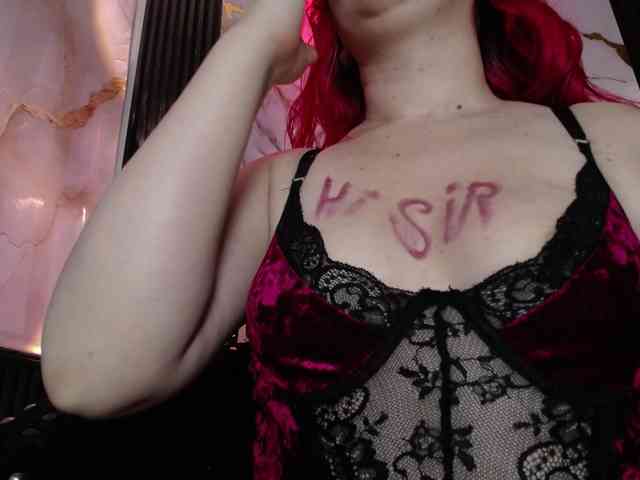 Naty-slavedoll webcam