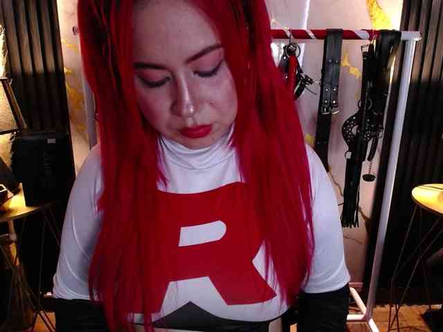 Naty-slavedoll webcam
