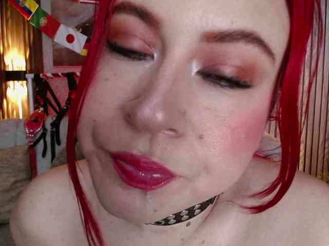 Naty-slavedoll webcam