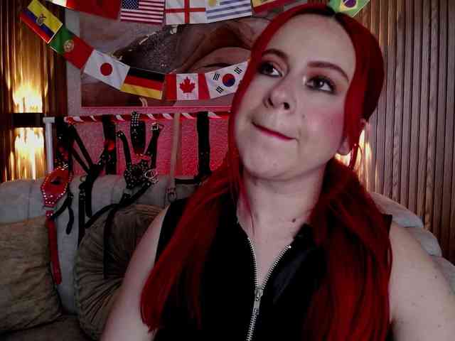 Naty-slavedoll webcam