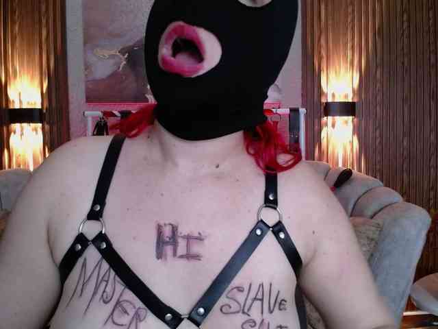 Naty-slavedoll webcam