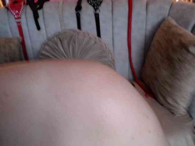 Naty-slavedoll webcam