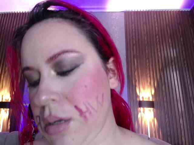 Naty-slavedoll webcam