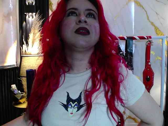 Naty-slavedoll webcam