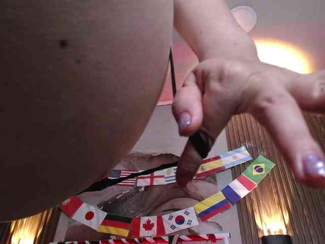 Naty-slavedoll webcam