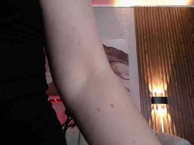 Naty-slavedoll webcam