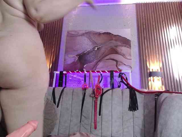 Naty-slavedoll webcam