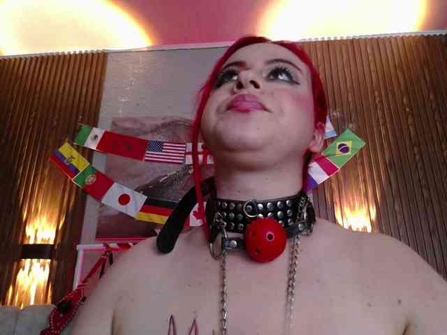 Naty-slavedoll webcam