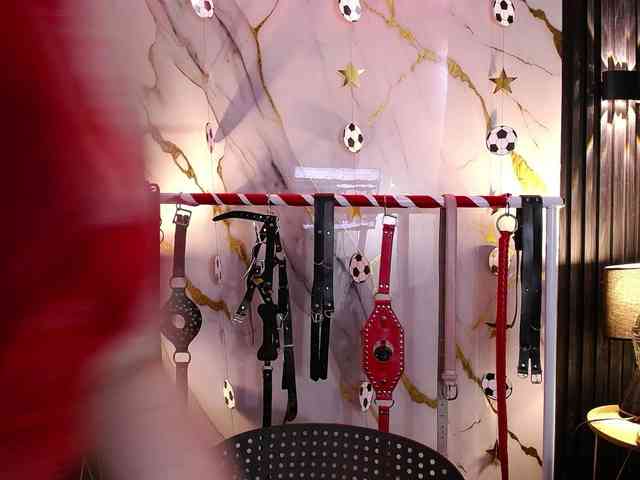 Naty-slavedoll webcam