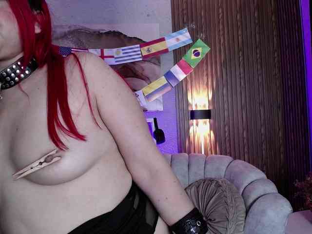 Naty-slavedoll webcam