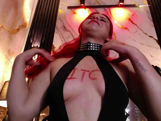 Naty-slavedoll webcam