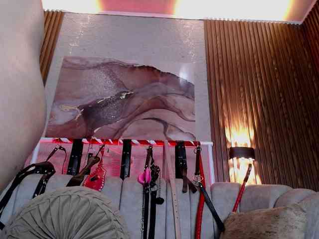 Naty-slavedoll webcam