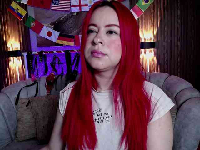Naty-slavedoll webcam