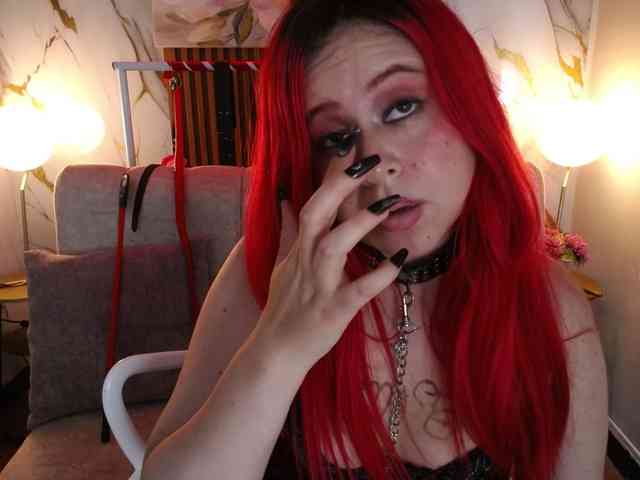 Naty-slavedoll's webcam live show