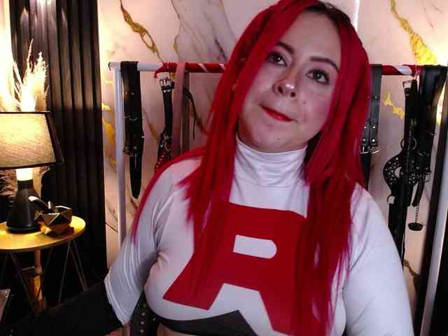 Naty-slavedoll webcam