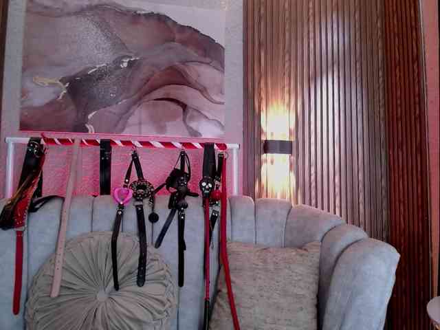 Naty-slavedoll webcam