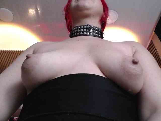 Naty-slavedoll webcam