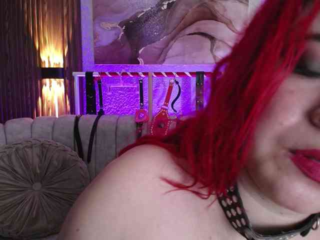 Naty-slavedoll webcam
