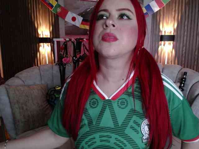 Naty-slavedoll webcam