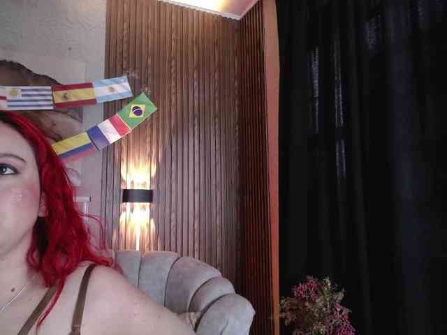 Naty-slavedoll webcam
